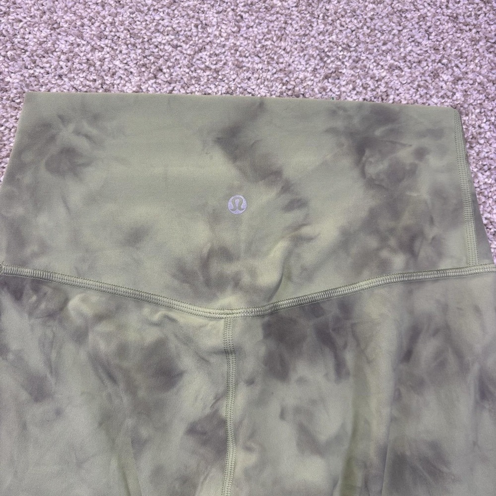 Lululemon Leggings Womens 6 Green Tie Dye Crop High Rise Yoga Pants Athletic - Picture 2 of 7